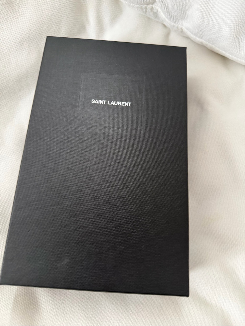 Saint Laurent Envelope Chain Wallet black monochrome design . - Picture 12 of 12